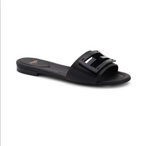Fendi Logo-detailed leather slides